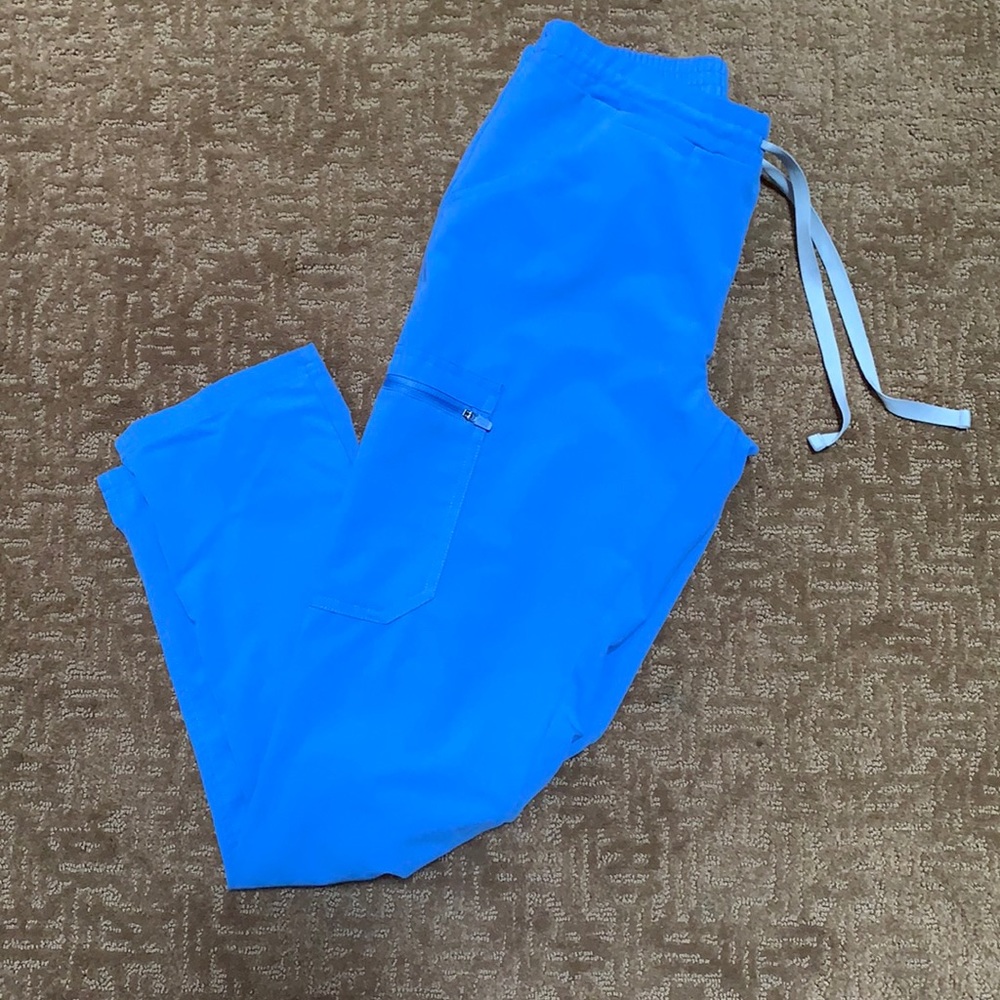 Figs Yola skinny scrub pant in ceil blue in XS
